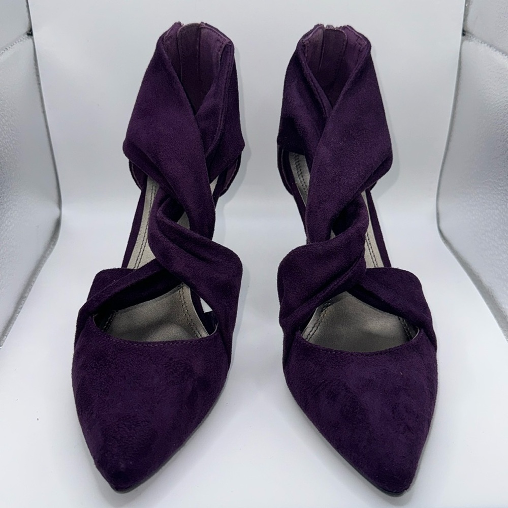 Impo size 7 Purple suede heels